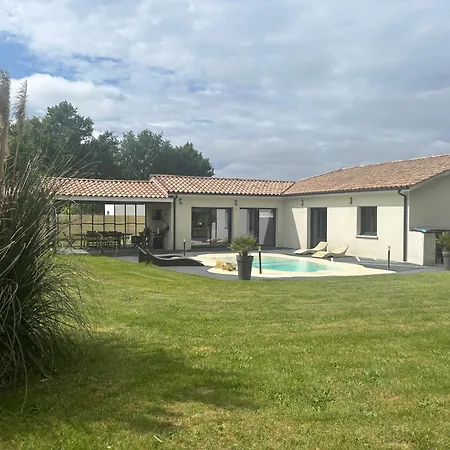 Medoc Villa *